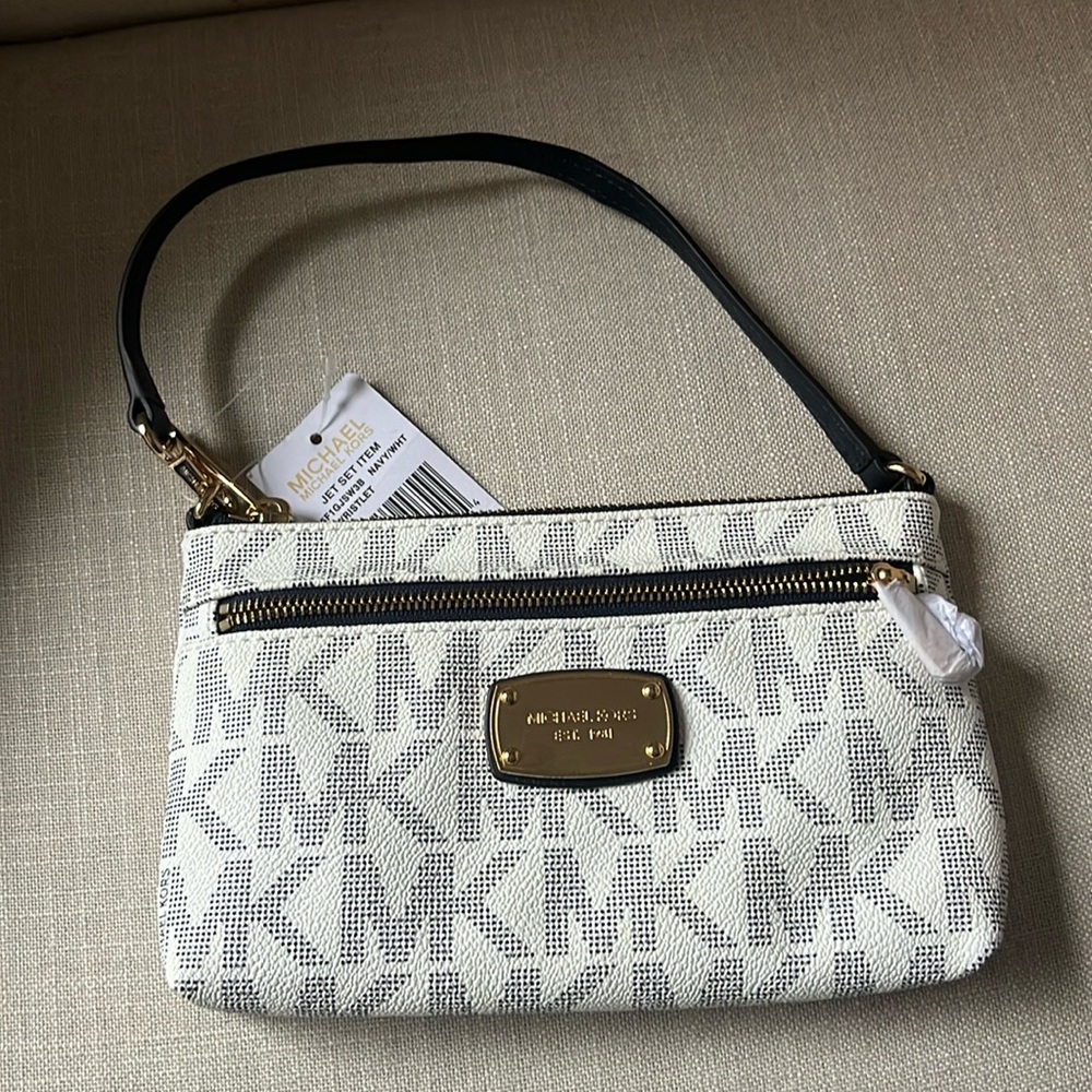Mini purse/ wristlet Michael Kors monogrammed